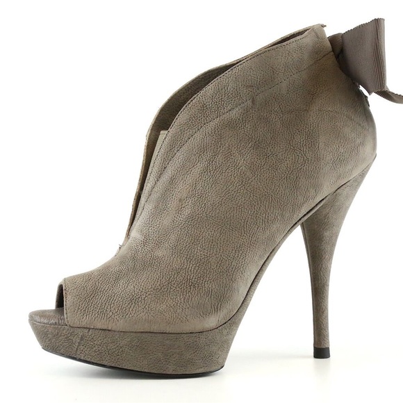 Vera Wang Vera Royce Backbow Suede Bootie Grey Brand New Size
